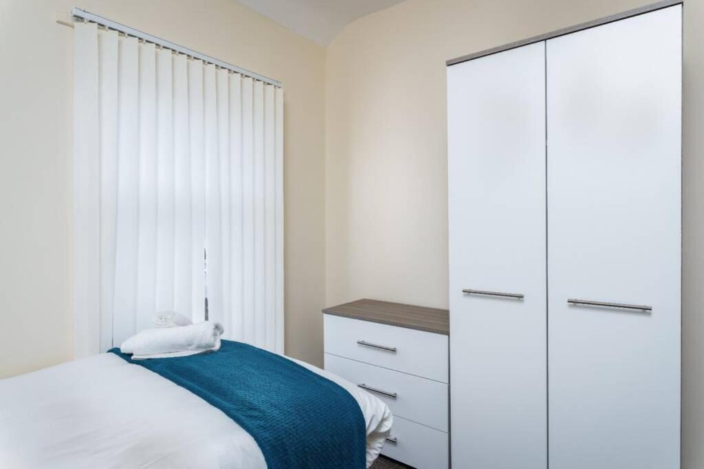 Sleeps 5, Smart Tv'S In Bedrooms Σουόνσι Εξωτερικό φωτογραφία