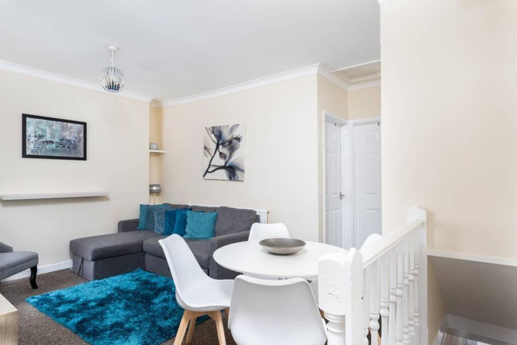 Sleeps 5, Smart Tv'S In Bedrooms Σουόνσι Εξωτερικό φωτογραφία